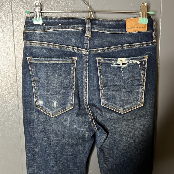 America Eagle Super Hi-Rise Dark blue Ripped Jegging Size 2 Reg - Picture 8 of 8